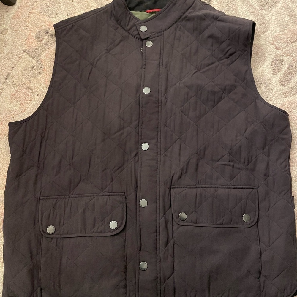 UNTUCKit Men's Dark Quilted Vest
